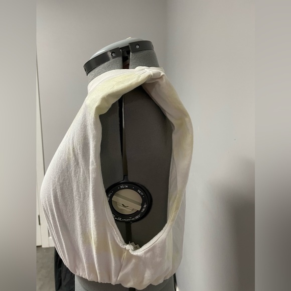 Ladies size small crop with shoulder pads - Picture 3 of 3